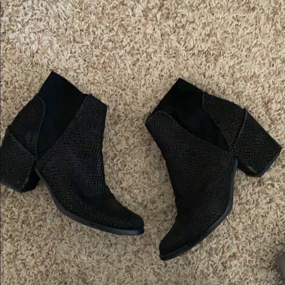 Black leather boots with fabric detail size 7